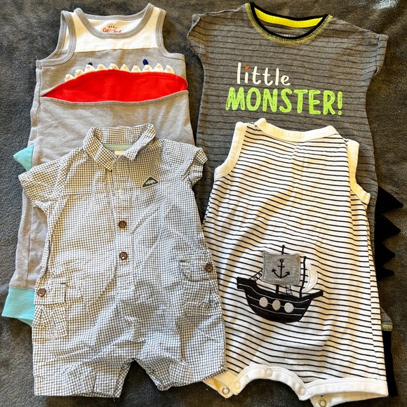 Baby boy clothes (NEWBORN-3MONTHS) - Picture 1 of 8